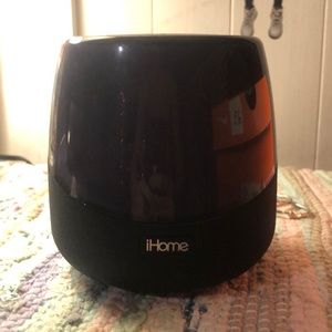 Bluetooth wireless IHOME speaker